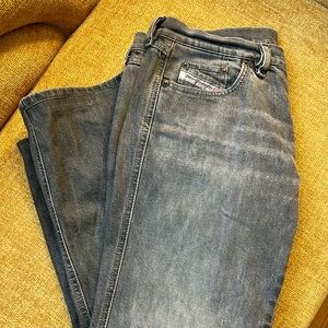 Diesel vintage women’s cropped black jeans